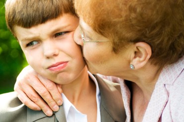 بوسیدن کودکان بدون اجازه شان